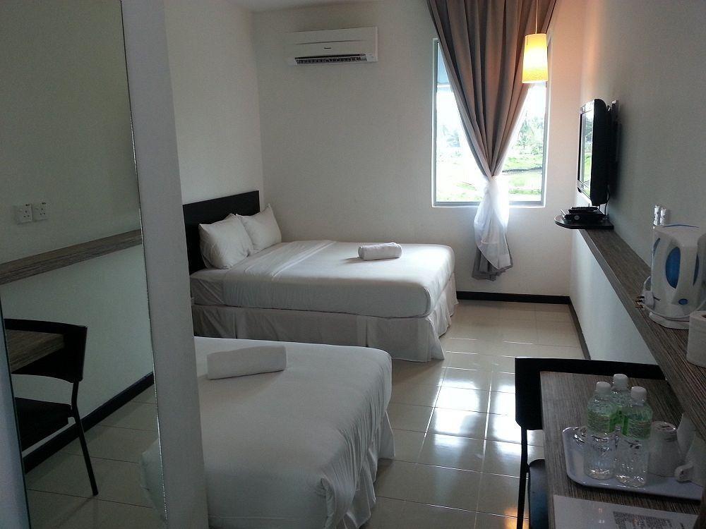 Riverra Inn Langkawi Kuah Dış mekan fotoğraf