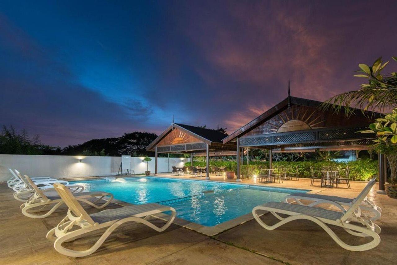 Riverra Inn Langkawi Kuah Dış mekan fotoğraf